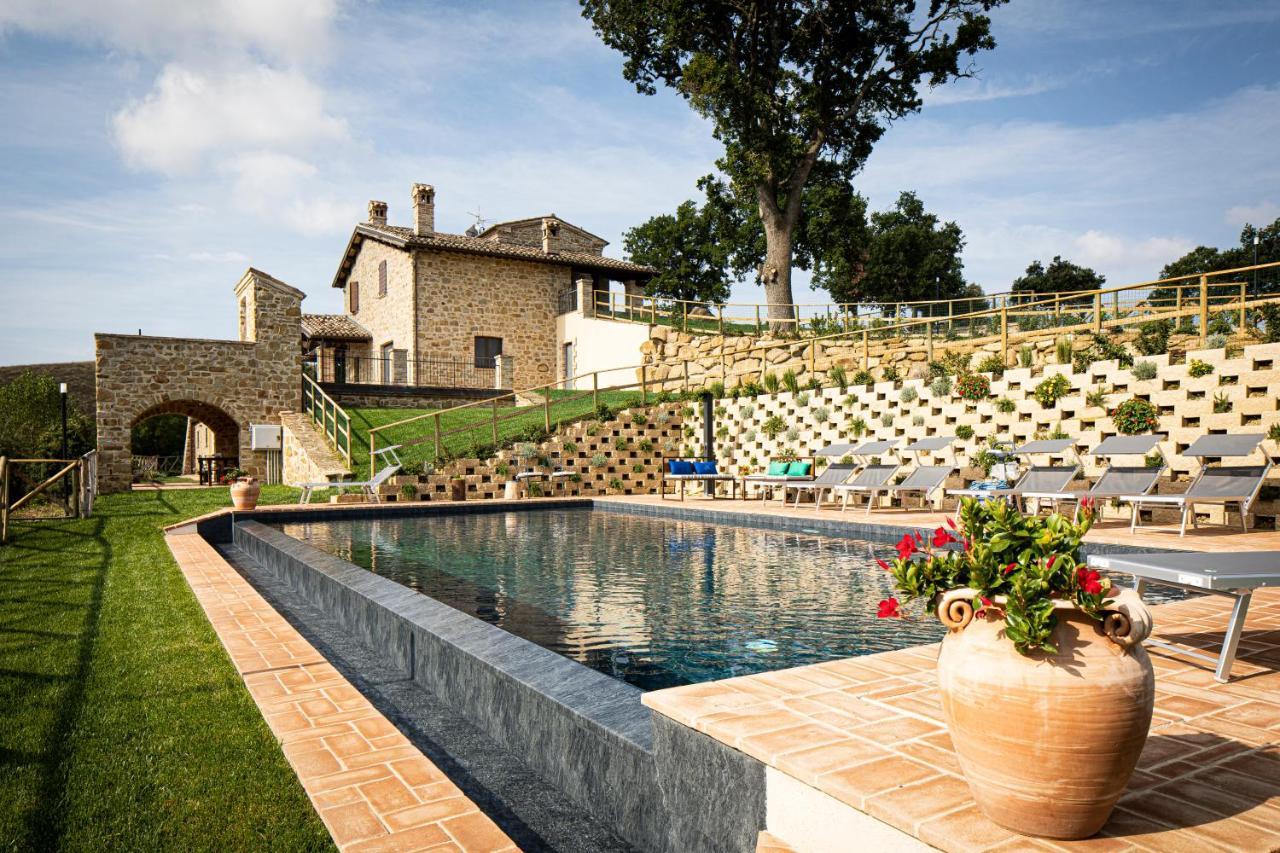 Villa Ermelinda - Piscina Privata E Jacuzzi Castelraimondo Luaran gambar