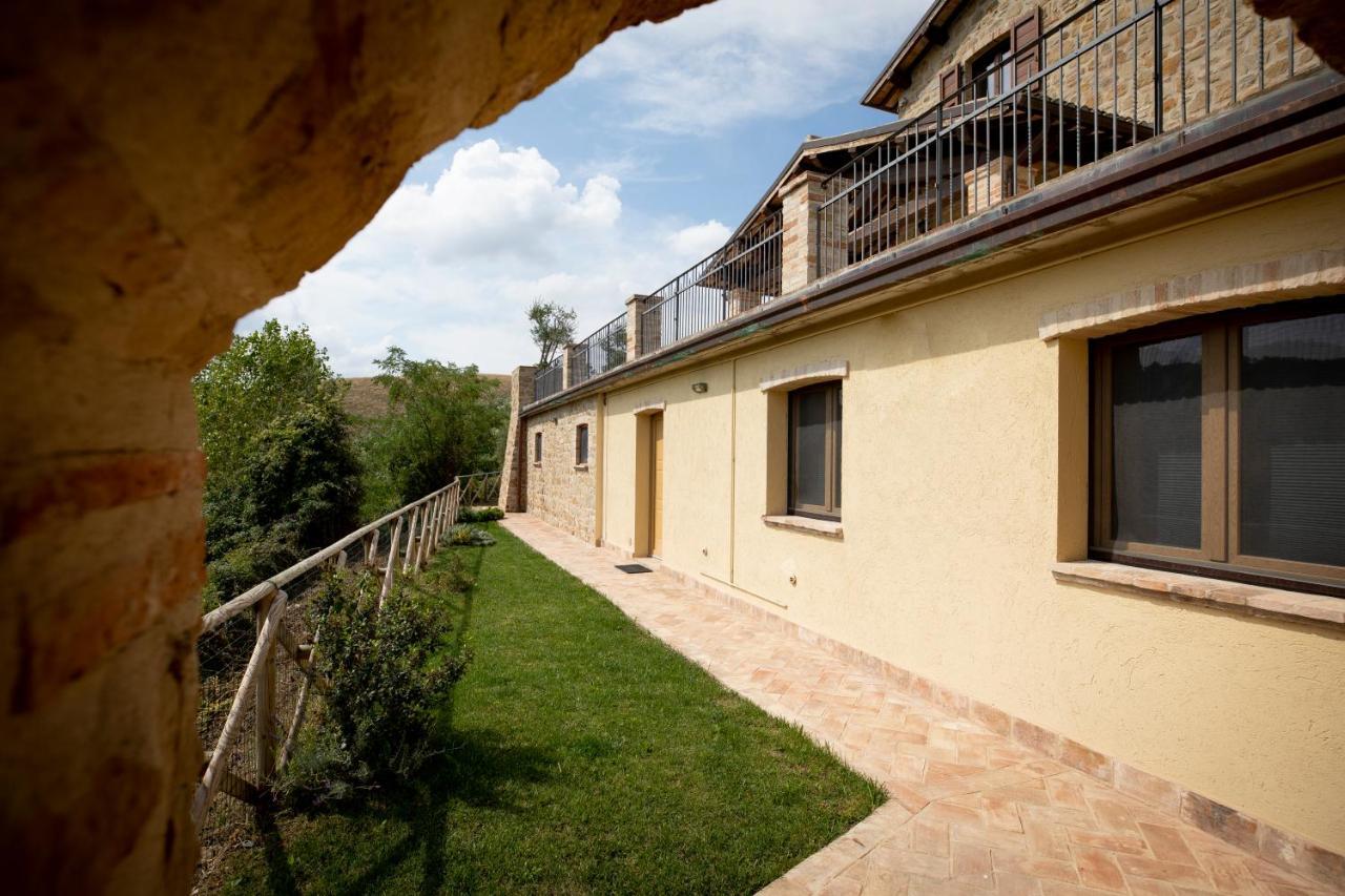 Villa Ermelinda - Piscina Privata E Jacuzzi Castelraimondo Luaran gambar